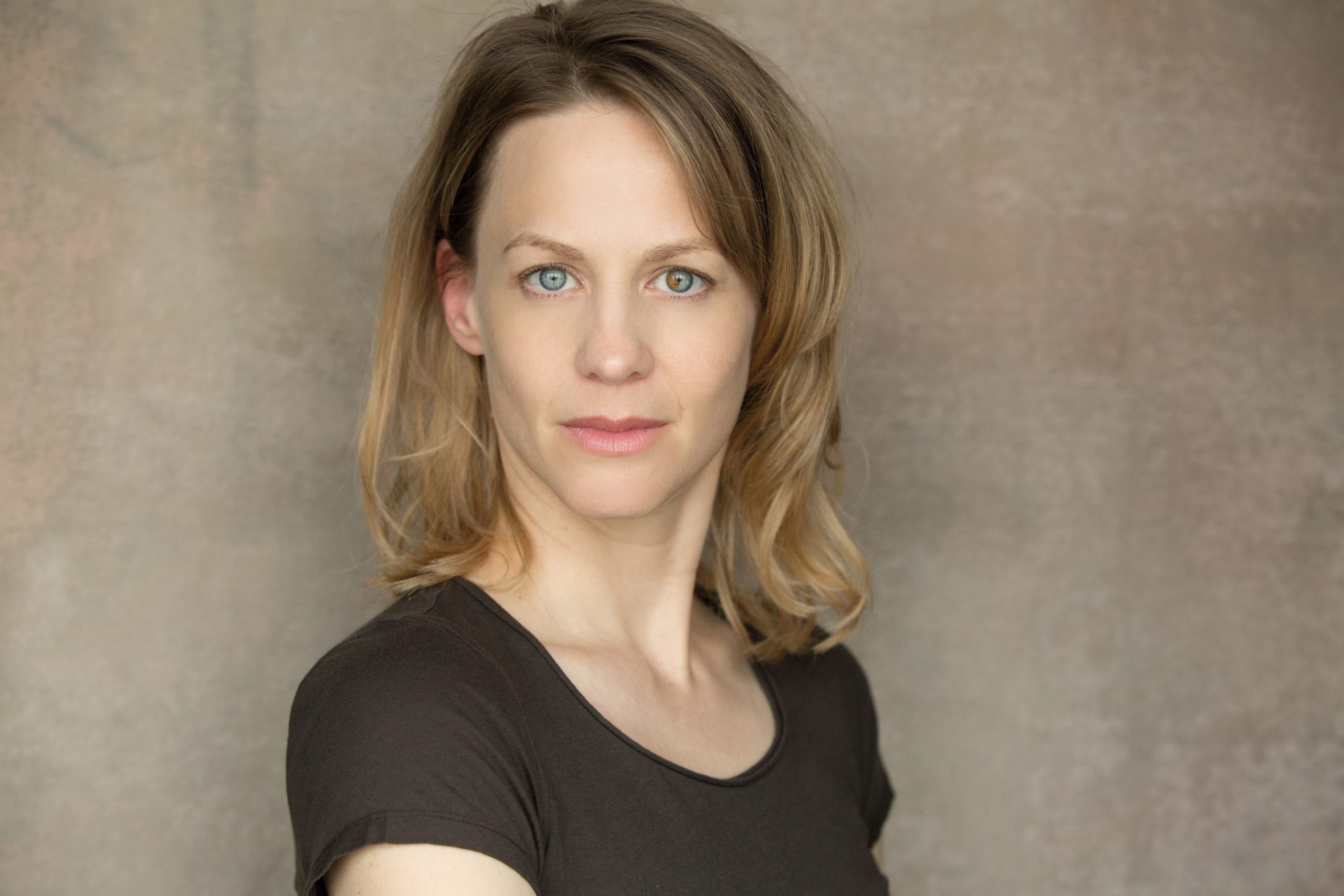 Alexandra Grant Age: How Old is the Artist?