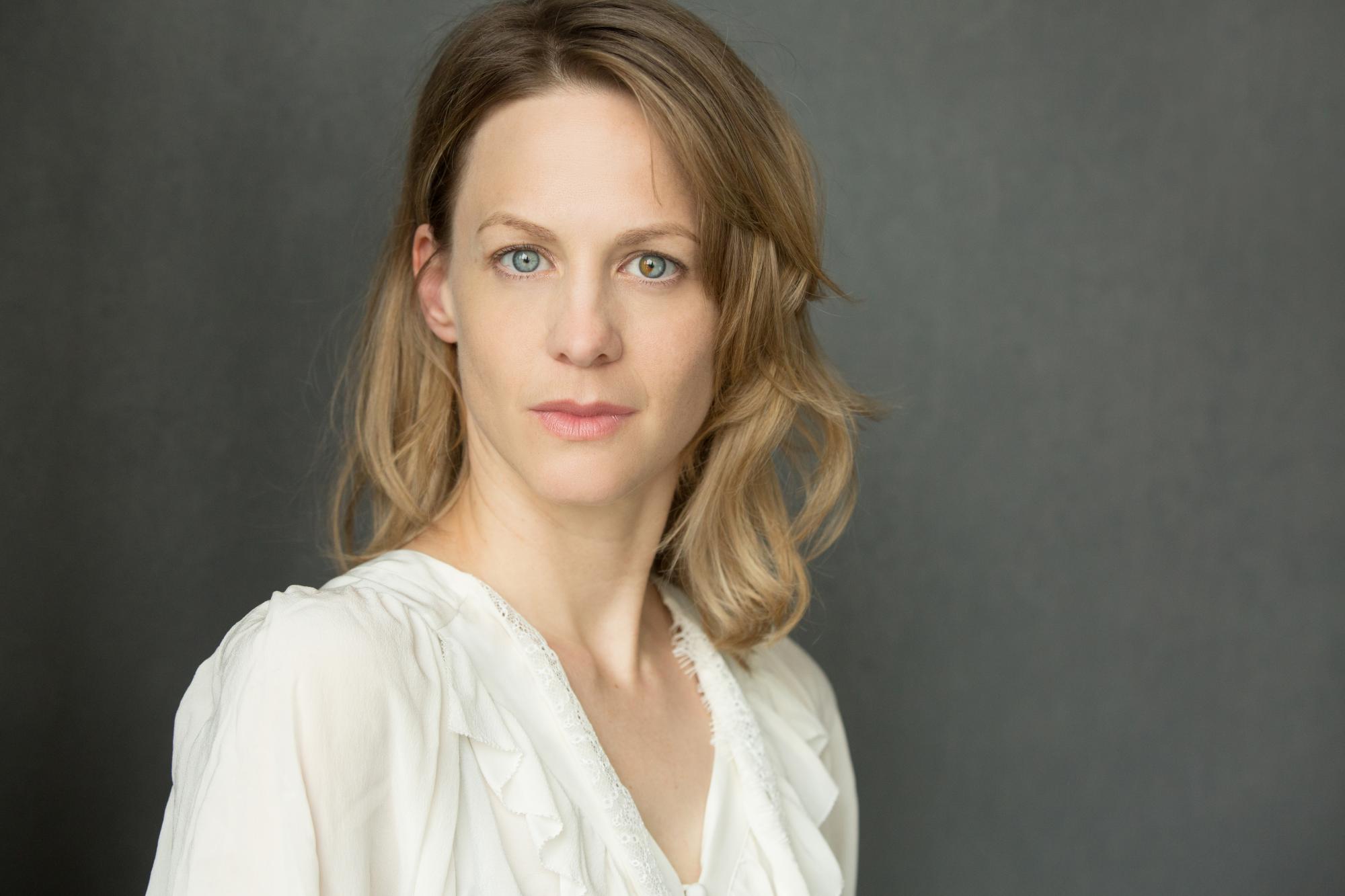 Alexandra Grant Age: How Old is the Artist?