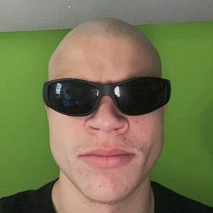 Jynxzi Age: Unveiling the Young Talent Behind the Controller