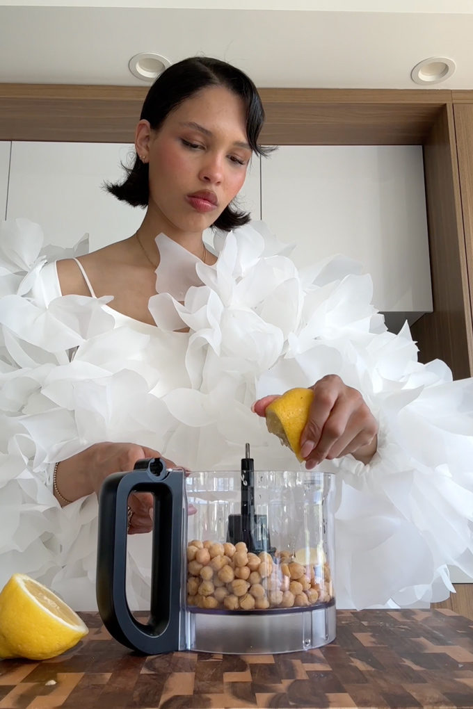 Nara Smith: Rising Star in Fashion and Entertainment