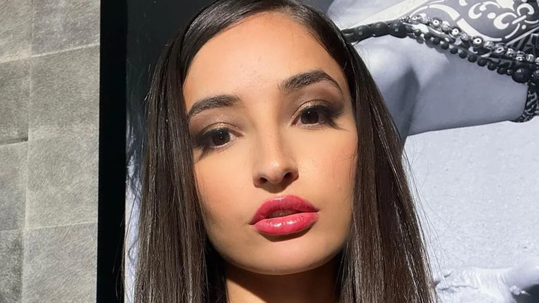 Who is Emily Willis? A Rising Star's Inspiring Journey