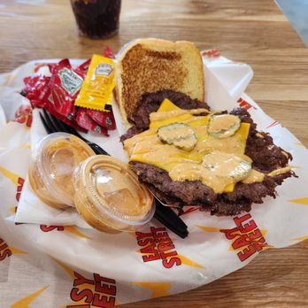 Easy Street Burgers: The Ultimate Burger Experience