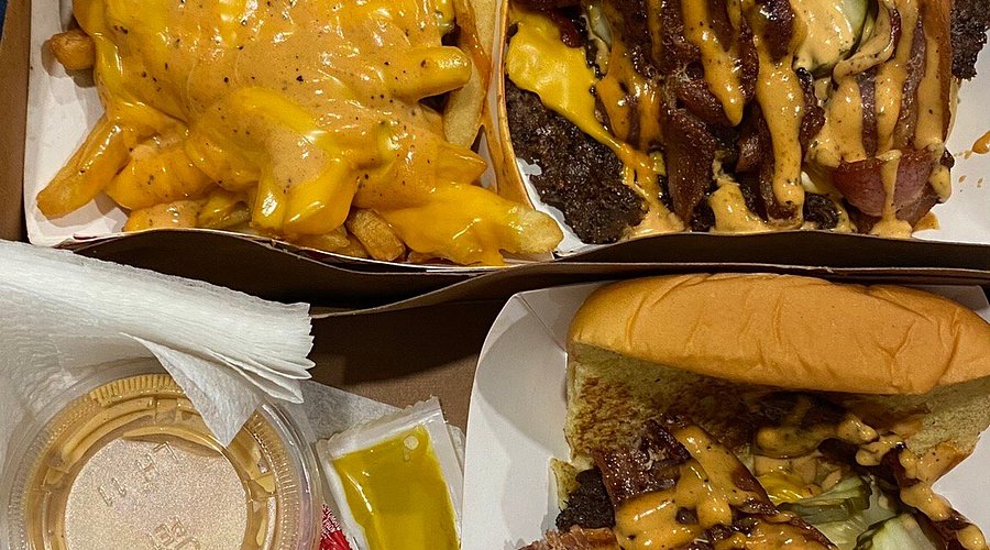 Easy Street Burgers: The Ultimate Burger Experience