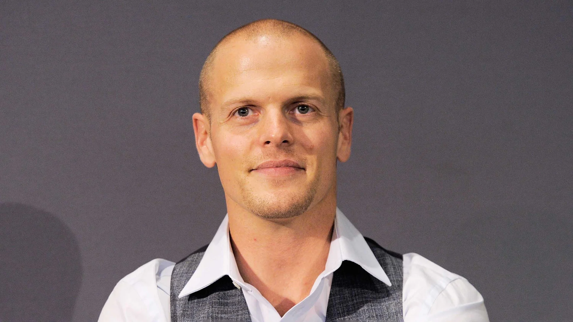 🔥 Tim Ferriss Net Worth in 2025: How He Built a $100M Empire with Books & Hustle