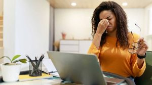 Why Am I Suddenly Getting Ocular Migraines? Symptoms & Causes 2026