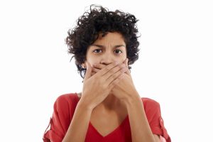 Why Does the Top of My Mouth Hurt When I Eat? Causes 2026