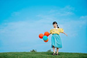 Why Do Balloons Pop When They Touch Grass? Explained 2026