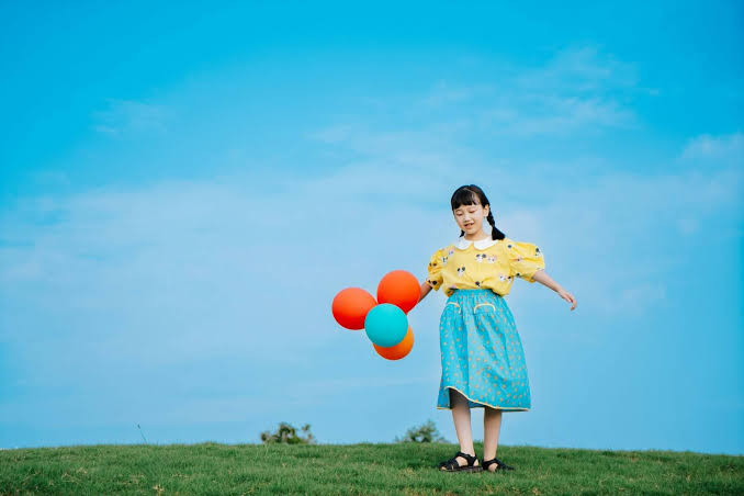 Why Do Balloons Pop When They Touch Grass? Explained 2026