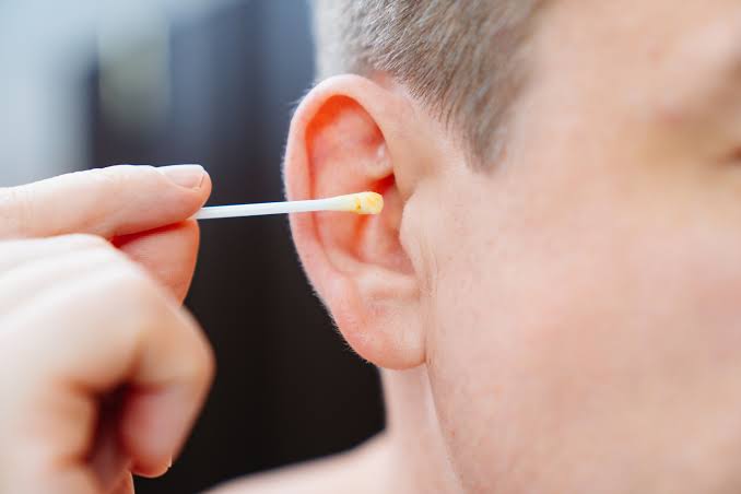 Why Is My Earwax Wet? Causes, Genetics & When to Worry 2026