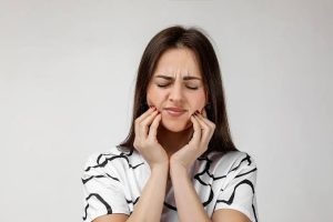 Why Is My Jaw Locking? Causes, Fixes & When to See a Doctor 2026